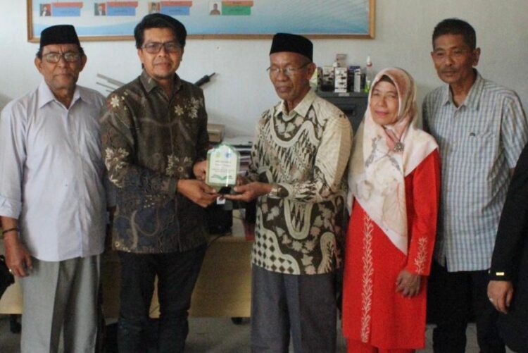 Majelis Pendidikan Daerah (MPD) Aceh Besar menerima kunjungan silaturrahmi dari Majelis Pendidikan Aceh (MPA) Kabupaten Bireuen di Kota Jantho, Rabu (14/5/2025). FOTO/Net. Ⓒ Hak cipta foto di atas dikembalikan sesungguhnya kepada pemilik foto