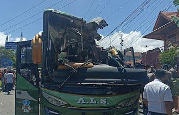 12 orang tewas dalam kecelakaan tunggal. Bus ALS jurusan Medan-Bekasi di Kelurahan Bukit Surungan, Kecamatan Padang Panjang Barat, Kota Padang Panjang, Sumatera Barat, Selasa (6/5/2025). FOTO/Net. Ⓒ Hak cipta foto di atas dikembalikan sesungguhnya kepada pemilik foto