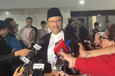 Ⓒ Hak cipta foto di atas dikembalikan sesungguhnya kepada pemilik foto Ⓒ Hak cipta foto di atas dikembalikan sesungguhnya kepada pemilik foto