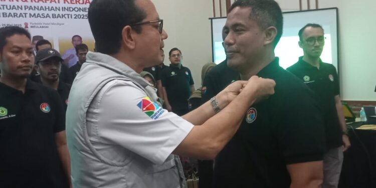 Ⓒ Hak cipta foto di atas dikembalikan sesungguhnya kepada sang pemilik foto Ⓒ Hak cipta foto di atas dikembalikan sesungguhnya kepada pemilik foto