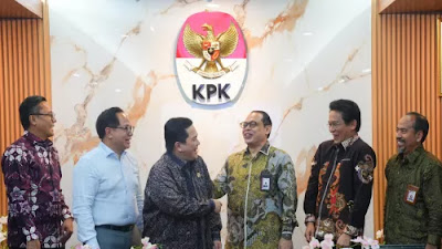 Ⓒ Hak cipta foto di atas dikembalikan sesungguhnya kepada sang pemilik foto Ⓒ Hak cipta foto di atas dikembalikan sesungguhnya kepada pemilik foto