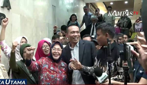 Ⓒ Hak cipta foto di atas dikembalikan sesungguhnya kepada pemilik foto Ⓒ Hak cipta foto di atas dikembalikan sesungguhnya kepada pemilik foto