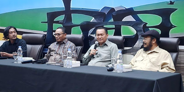 Ⓒ Hak cipta foto di atas dikembalikan sesungguhnya kepada pemilik foto Ⓒ Hak cipta foto di atas dikembalikan sesungguhnya kepada pemilik foto