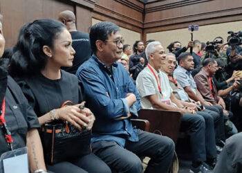 Ganjar, Djarot, hingga Krisdayanti Hadir di Sidang Pemeriksaan Hasto sebagai Terdakwa