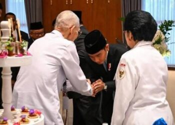 Berhadapan dengan Try Sutrisno, Gibran Tampak Canggung, Gegara Pak Try Dukung Pencopotan Gibran Jadi Wapres?