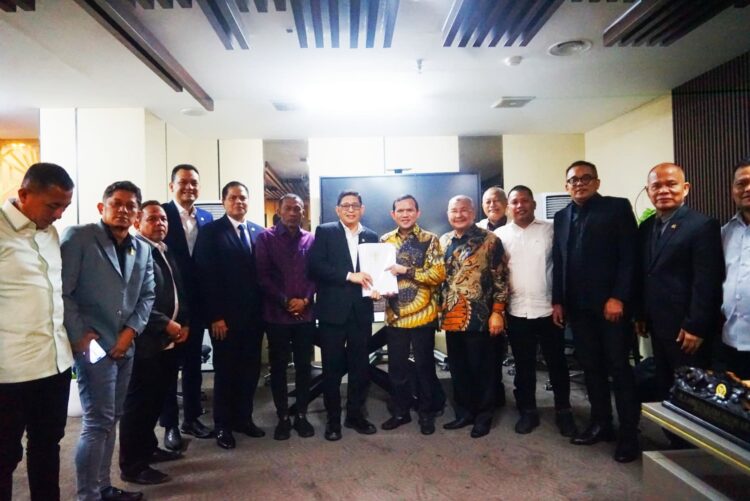 Ⓒ Hak cipta foto di atas dikembalikan sesungguhnya kepada pemilik foto