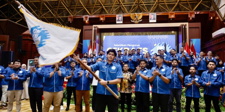 Ⓒ Hak cipta foto di atas dikembalikan sesungguhnya kepada sang pemilik foto Ⓒ Hak cipta foto di atas dikembalikan sesungguhnya kepada pemilik foto