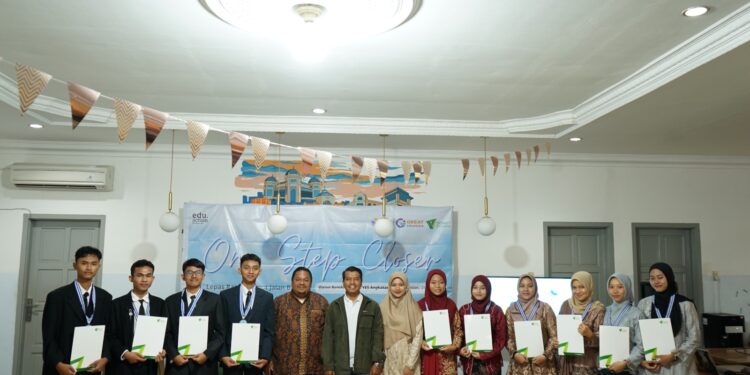 Ⓒ Hak cipta foto di atas dikembalikan sesungguhnya kepada sang pemilik foto Ⓒ Hak cipta foto di atas dikembalikan sesungguhnya kepada pemilik foto