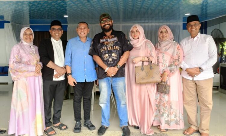 Open House Idul Adha, Kediaman HT Ibrahim Dipadati Warga