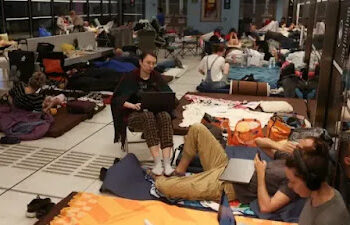 Diskriminatif! Israel Larang Keluarga Muslim dan Kristen Masuk Bunker Perlindungan
