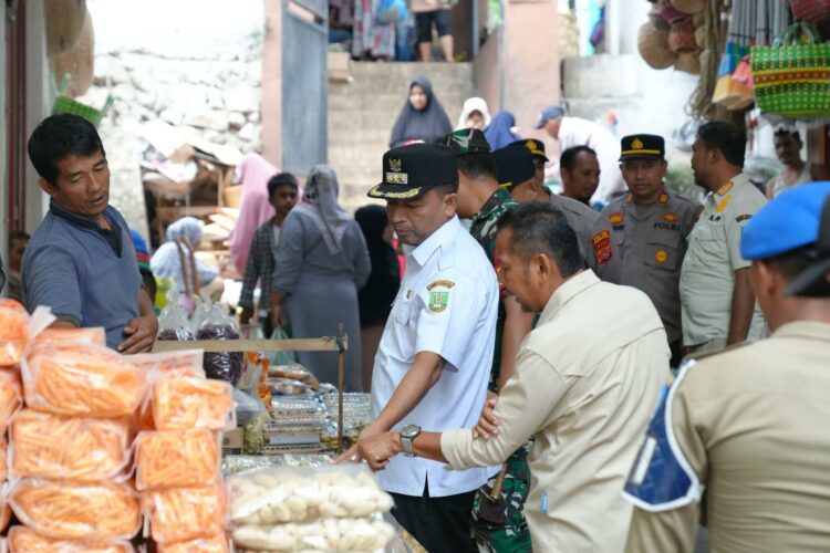 Pj Wali Kota Sabang Sidak Pasar Jelang Idul Adha, Harga Kebutuhan Pokok Stabil