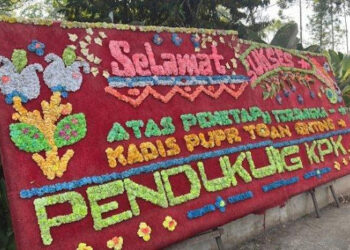 Papan Bunga 'Terima Kasih KPK' Bermunculan Usai Kepala Dinas PUPR Sumut Topan Ginting Jadi Tersangka