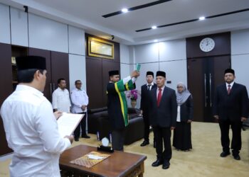 Rektor Lantik Muhazar sebagai KTU Fakultas Sains dan Teknologi UIN Ar-Raniry