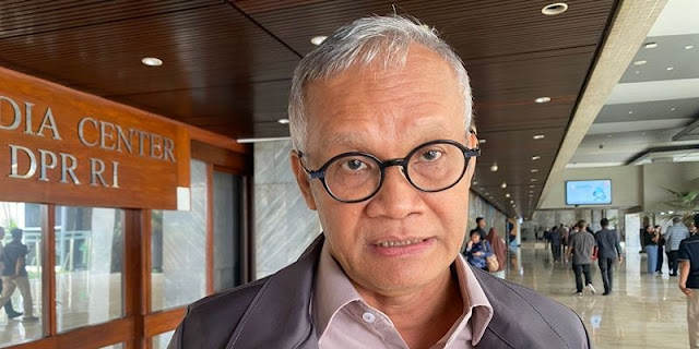 Ⓒ Hak cipta foto di atas dikembalikan sesungguhnya kepada sang pemilik foto Ⓒ Hak cipta foto di atas dikembalikan sesungguhnya kepada pemilik foto