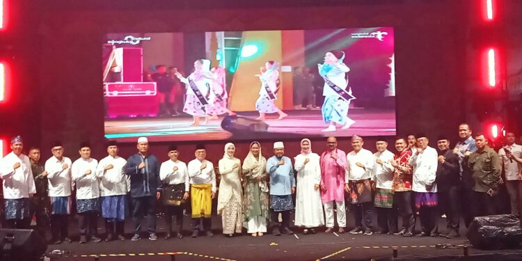 Ⓒ Hak cipta foto di atas dikembalikan sesungguhnya kepada sang pemilik foto Ⓒ Hak cipta foto di atas dikembalikan sesungguhnya kepada pemilik foto