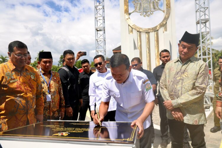 Ⓒ Hak cipta foto di atas dikembalikan sesungguhnya kepada pemilik foto