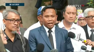 Ⓒ Hak cipta foto di atas dikembalikan sesungguhnya kepada pemilik foto Ⓒ Hak cipta foto di atas dikembalikan sesungguhnya kepada pemilik foto