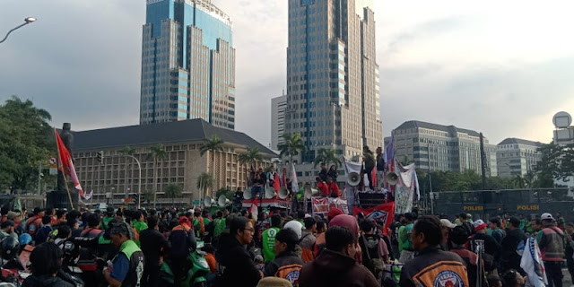 Ⓒ Hak cipta foto di atas dikembalikan sesungguhnya kepada sang pemilik foto Ⓒ Hak cipta foto di atas dikembalikan sesungguhnya kepada pemilik foto