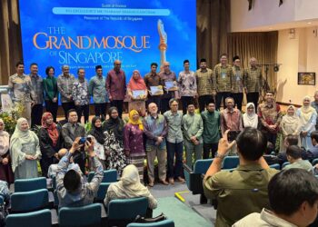 Direktur Pascasarjana UIN Ar-Raniry Jadi Kontributor Buku 200 Tahun Masjid Sultan Singapura