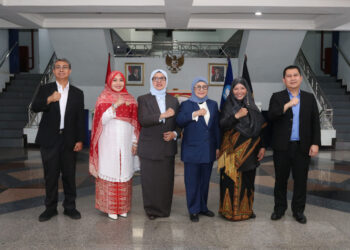 Dosen USK dr. Rosaria Indah Dilantik sebagai Dekan FKIK Unib Periode 2025–2029