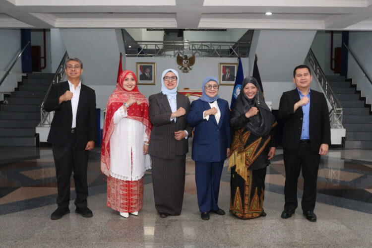 Dosen USK dr. Rosaria Indah Dilantik sebagai Dekan FKIK Unib Periode 2025–2029