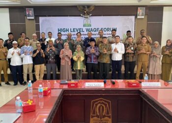 Pemerintah Aceh melalui Bappeda menggelar High-Level Waqf Forum: Harmonisasi Arah Pengembangan Wakaf Aceh dan Indonesia; Sinergi Kebijakan, Kelembagaan, dan Inovasi berlangsung pada Senin (28/7/2025 di Aula kantor Bappeda Aceh