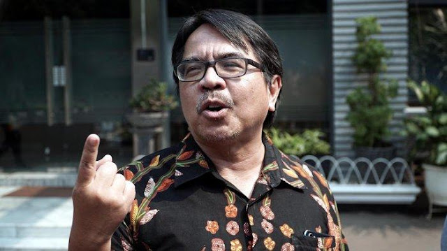 Ⓒ Hak cipta foto di atas dikembalikan sesungguhnya kepada pemilik foto Ⓒ Hak cipta foto di atas dikembalikan sesungguhnya kepada pemilik foto