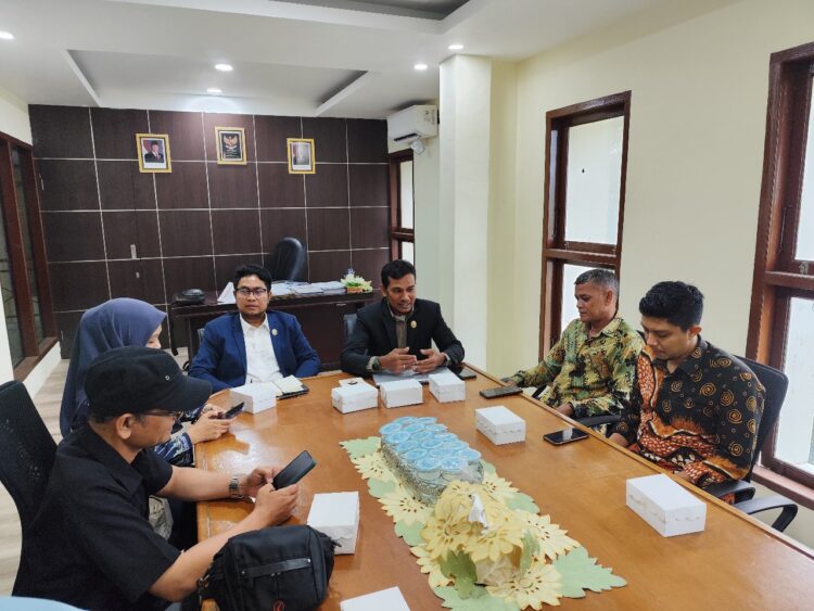 Ⓒ Hak cipta foto di atas dikembalikan sesungguhnya kepada pemilik foto Ⓒ Hak cipta foto di atas dikembalikan sesungguhnya kepada pemilik foto