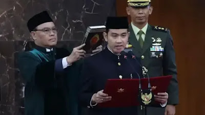 Ⓒ Hak cipta foto di atas dikembalikan sesungguhnya kepada pemilik foto Ⓒ Hak cipta foto di atas dikembalikan sesungguhnya kepada pemilik foto