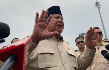 Prabowo Tegaskan Bernegara Jangan Terlalu 'Mendewakan' Demokrasi, yang Penting Rakyat Kenyang