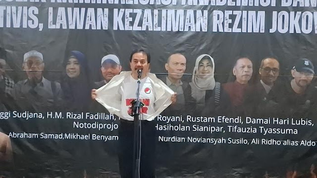 Ⓒ Hak cipta foto di atas dikembalikan sesungguhnya kepada sang pemilik foto Ⓒ Hak cipta foto di atas dikembalikan sesungguhnya kepada pemilik foto