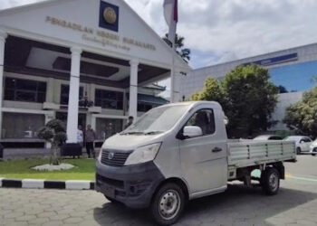 Gugatan Wanprestasi Jokowi, Mobil Esemka yang Selama Ini Gaib Tiba-tiba Muncul di Halaman PN Solo
