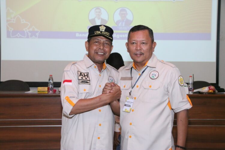 Amal Hasan, SE. M.Si mantan Ketua Ikafensy bersama Ketua yang baru H. Irmawan, S. Sos, MM.
