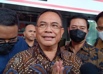 Bupati Pati, Sudewo alias Sudewa dicecar tim penyidik Komisi Pemberantasan Korupsi (KPK) terkait aliran uang korupsi proyek jalur kereta api di wilayah Jawa Tengah. FOTO/Net. Ⓒ Hak cipta foto di atas dikembalikan sesungguhnya kepada pemilik foto