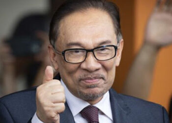 Anwar Ibrahim Didesak Serahkan Riza Chalid