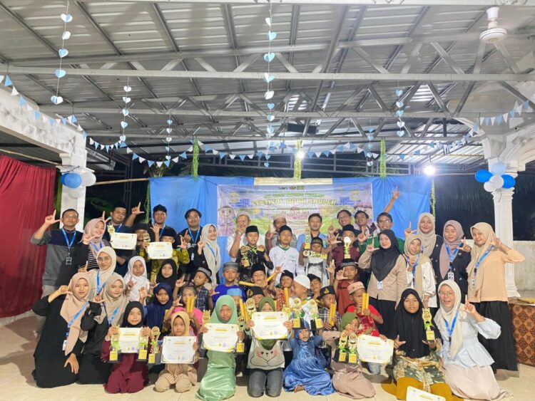 Suasana Masjid Dusun Bangunan, Desa Tanjung Putus, Kecamatan Padang Tualang, Kabupaten Langkat, dipenuhi keceriaan puluhan anak-anak pada Minggu (24/8/2025). FOTO/Net.