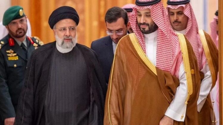 Presiden Iran Ebrahim Raisi (kiri) berkata bahwa yang dibutuhkan Gaza saat ini adalah tindakan nyata, bukan sekedar kata-kata. FOTO/Getty Image. Ⓒ Hak cipta foto di atas dikembalikan sesungguhnya kepada pemilik foto