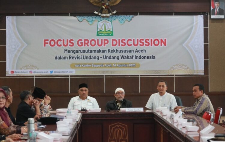 Focus Group Discussion (FGD) bertajuk “Mengarusutamakan Kekhususan Aceh dalam Revisi Undang-Undang Wakaf Indonesia”, di Aula Prof. Madjid Ibrahim, Bappeda Aceh, Kamis (14/08/2025)