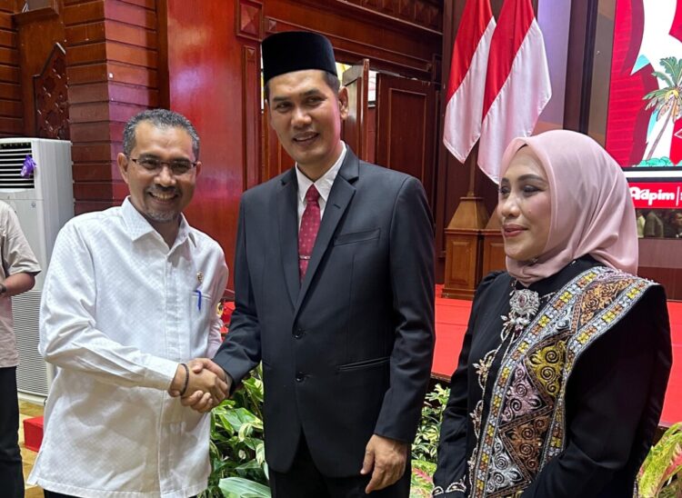Kepala Dinas Kelautan dan Perikanan (DKP) Aceh, Aliman, S.Pi., M.Si., menghadiri upacara pelantikan Sekretaris Daerah (Sekda) Aceh, M. Nasir, S.IP., MPA.. oleh Gubernur Aceh, H. Muzakir Manaf, di Gedung Serbaguna Setda, Jumat (15/8/2025)