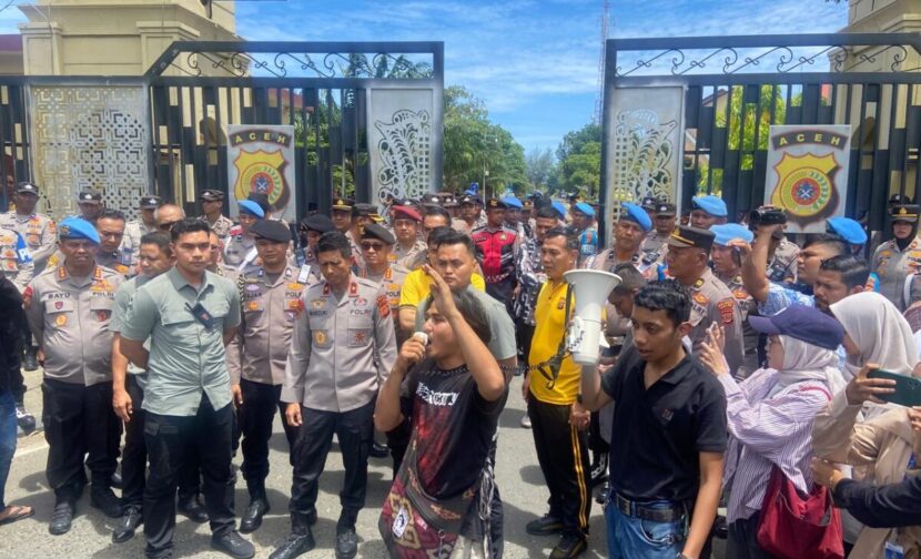 Ⓒ Hak cipta foto di atas dikembalikan sesungguhnya kepada pemilik foto