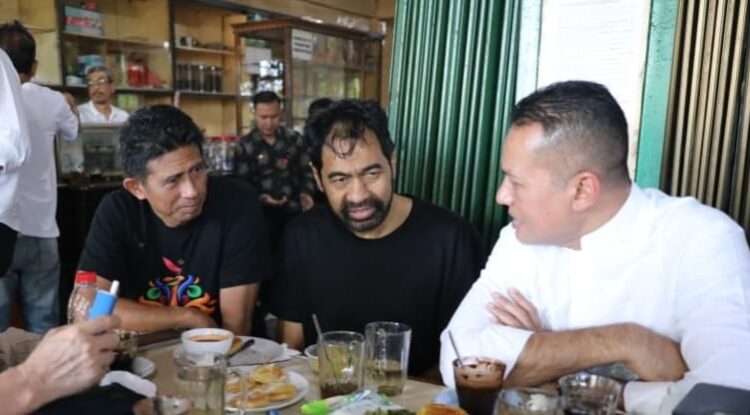 Ⓒ Hak cipta foto di atas dikembalikan sesungguhnya kepada pemilik foto Ⓒ Hak cipta foto di atas dikembalikan sesungguhnya kepada pemilik foto