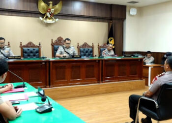 Kompol Cosmas usai sidang pemecatan di gedung TNCC, Mabes Polri, Jakarta Selatan pada Rabu malam, 3 September 2025. FOTO/Net. Ⓒ Hak cipta foto di atas dikembalikan sesungguhnya kepada pemilik foto