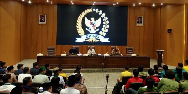 Pimpinan DPR Minta Maaf di Depan Mahasiswa