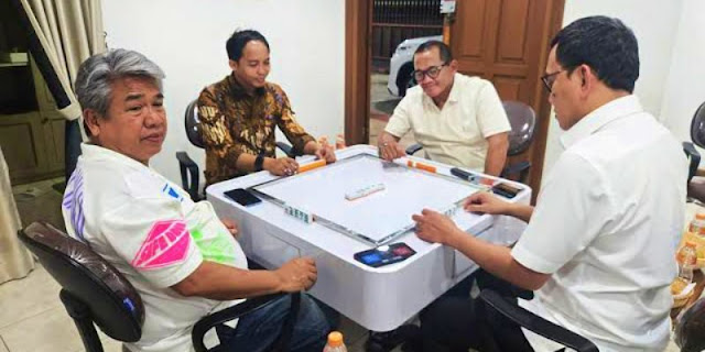 Main Domino Sama Tersangka Pembalakan Liar, Menteri Kok Pengen Banget Viral