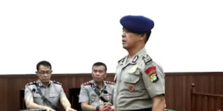 Bripka Rohmat merupakan sopir kendaraan taktis (rantis) Brimob yang melindas pengemudi ojek online (ojol) Affan Kurniawan hingga tewas saat demo berakhir ricuh, Kamis 28 Agustus 2025. FOTO/Net. Ⓒ Hak cipta foto di atas dikembalikan sesungguhnya kepada pemilik foto