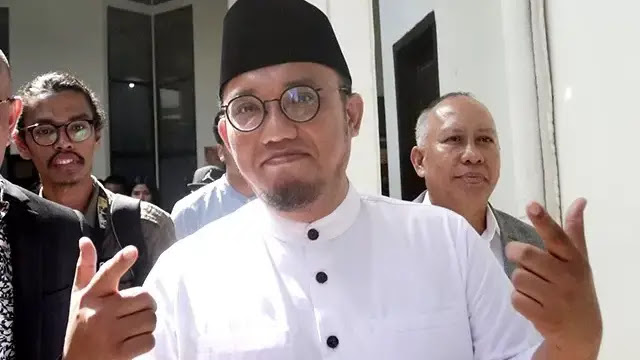 Ⓒ Hak cipta foto di atas dikembalikan sesungguhnya kepada sang pemilik foto Ⓒ Hak cipta foto di atas dikembalikan sesungguhnya kepada pemilik foto