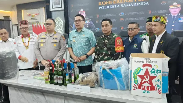 Ⓒ Hak cipta foto di atas dikembalikan sesungguhnya kepada sang pemilik foto Ⓒ Hak cipta foto di atas dikembalikan sesungguhnya kepada pemilik foto