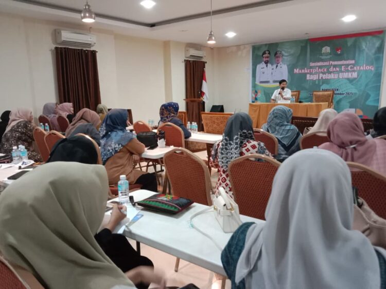 Pelaku Usaha Mikro Kecil Menengah (UMKM) Aceh Besar mengikuti Sosialisasi Peraturan Presiden (Perpres) Nomor 46 Tahun 2025 tentang Pengadaan Barang dan Jasa Pemerintah serta implementasi pekerjaan konstruksi dalam katalog elektronik INAPROC versi 6. Pelatihan yang digelar Dinas Koperas dan UKM Aceh itu, dilaksanakan di Banda Aceh, Rabu (3/9/2025). FOTO/Net. Ⓒ Hak cipta foto di atas dikembalikan sesungguhnya kepada pemilik foto