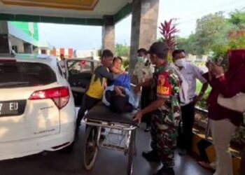 6 Siswa SMK di Tuban Lemas dan Muntah Darah Diduga Keracunan MBG, Orang Tua Syok