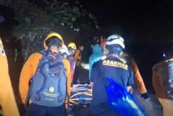 Insiden menimpa enam remaja yang tengah berwisata di kawasan Air Terjun Sarasah Barasok, Bukit Barisan, Kabupaten Limapuluh Kota, Sumatera Barat, Jumat (5/9/2025). FOTO/Net. Ⓒ Hak cipta foto di atas dikembalikan sesungguhnya kepada pemilik foto